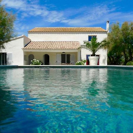 Mas Des Cabidoules Bed & Breakfast Saintes-Maries-de-la-Mer Exterior photo